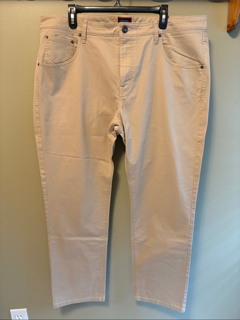 UNTUCKit Straight Khaki/Tan Jeans